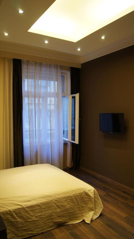Budapest Suites Room photo